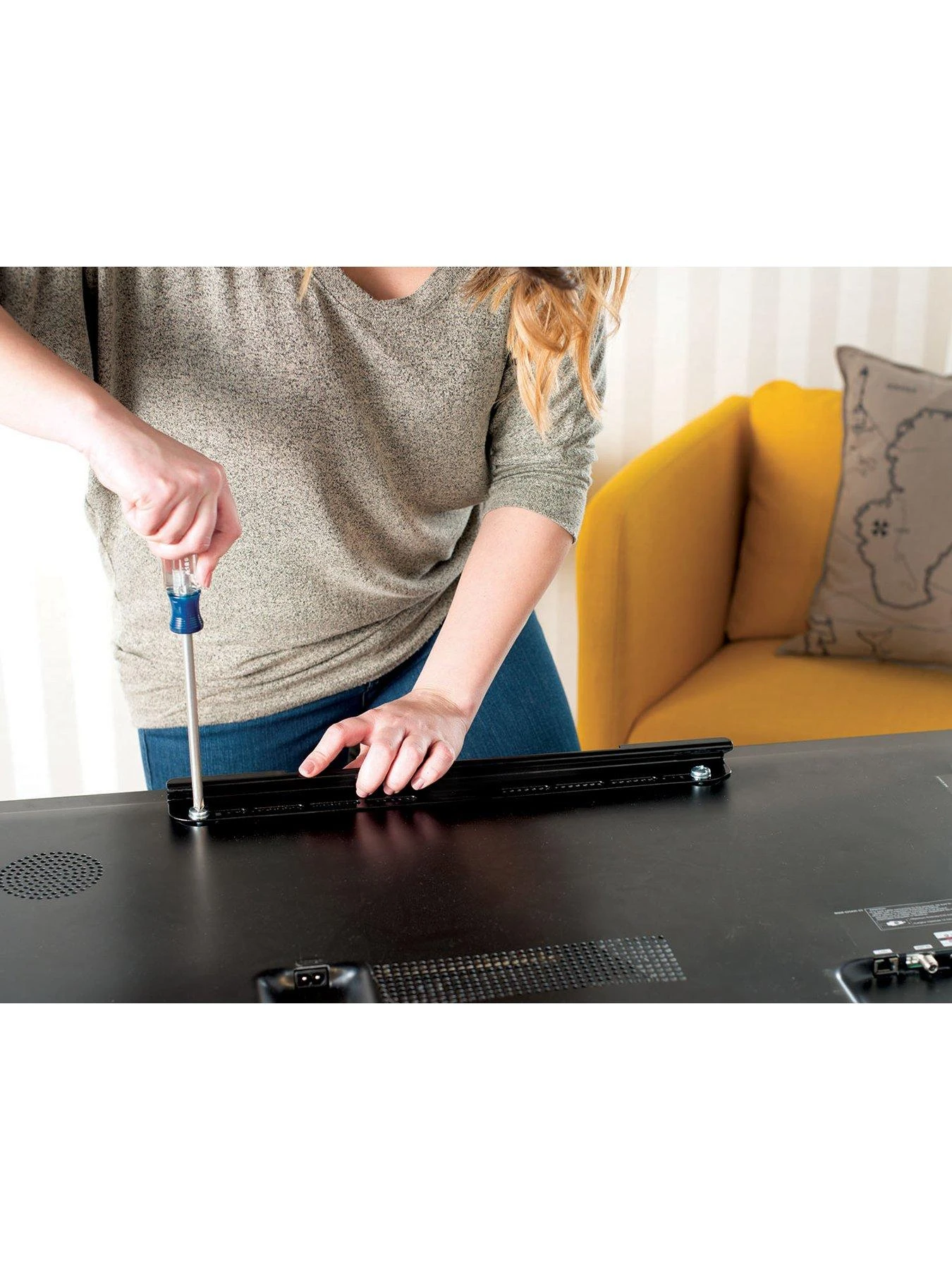 SANUS SimplySafe VLL61-B2 Fixed 47-80" TV Bracket 5 SANUS SimplySafe VLL61-B2 Fixed 47-80" TV Bracket - Image 3