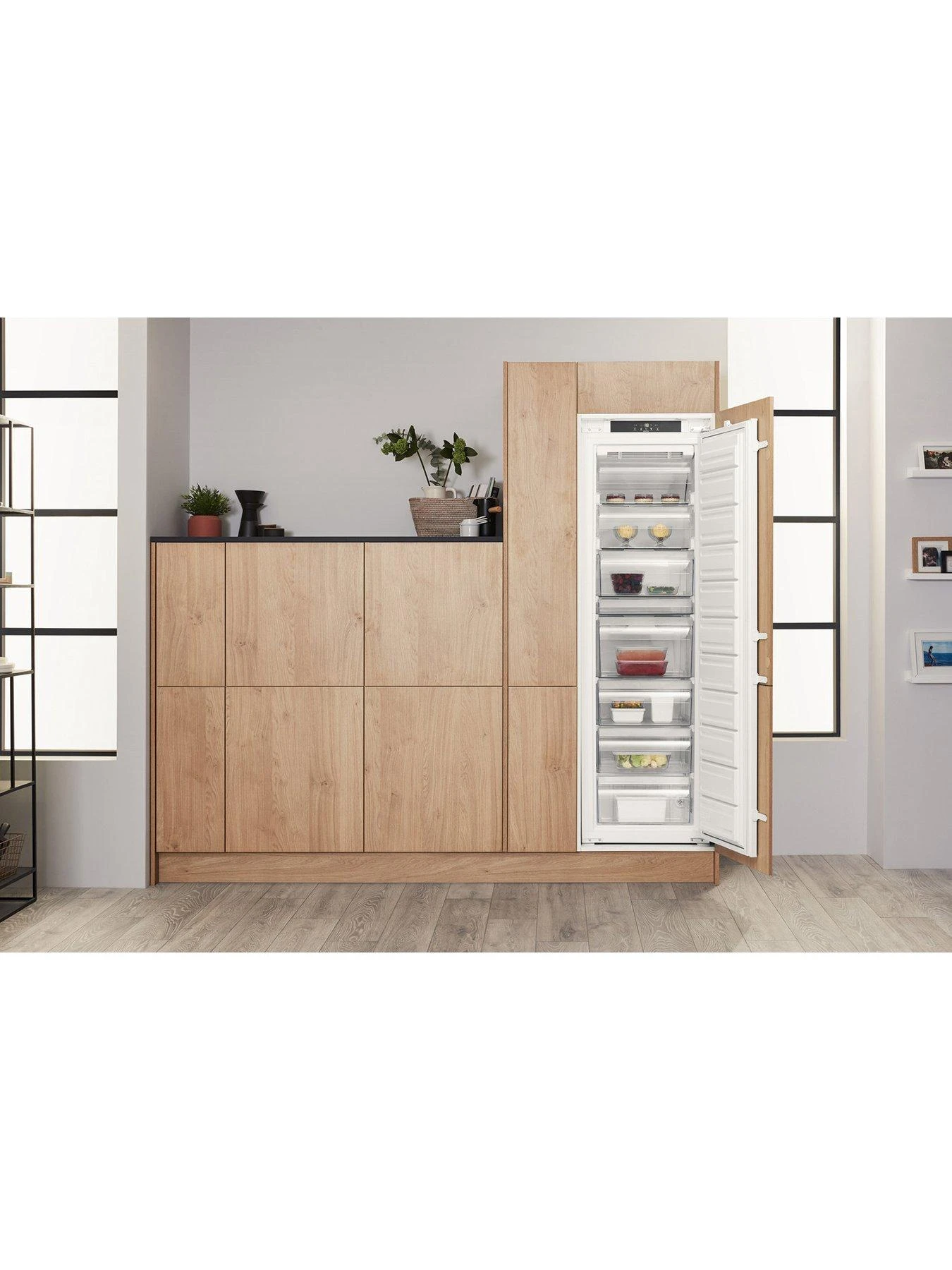 Hotpoint Ultima HF1801EFAA Built-In 177cm High, 55cm Wide Fully Integrated Frost Free Freezer - White 5 Hotpoint Ultima HF1801EFAA Built-In 177cm High, 55cm Wide Fully Integrated Frost Free Freezer - White - Image 3