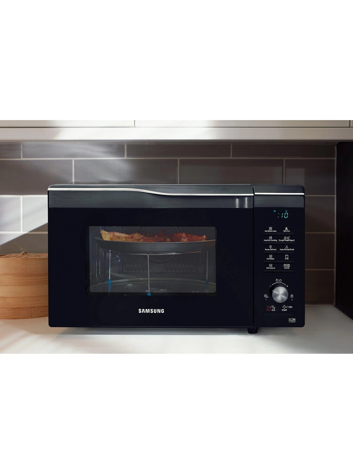 Samsung Easy View™ MC28M6055CK/EU 28-Litre Combination Microwave Oven With HotBlast™ Technology - Black 5 Samsung Easy View™ MC28M6055CK/EU 28-Litre Combination Microwave Oven With HotBlast™ Technology - Black - Image 3