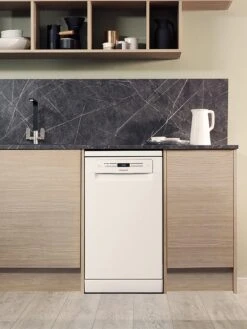 Hotpoint Clover HSFO3T223WUKN 10-Place Slimline Dishwasher With Quick Wash And 3D Zone Wash - White -Appliance Pro NEHQH SQ3 0000000013 WHITE SLd1