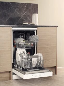 Hotpoint Clover HSFO3T223WUKN 10-Place Slimline Dishwasher With Quick Wash And 3D Zone Wash - White -Appliance Pro NEHQH SQ4 0000000013 WHITE SLd2