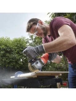 Black & Decker 710W Angle Grinder BEG010A5-GB 9 Black & Decker 710W Angle Grinder BEG010A5-GB -Appliance Pro NGADR SQ3 0000000099 N A SLd1