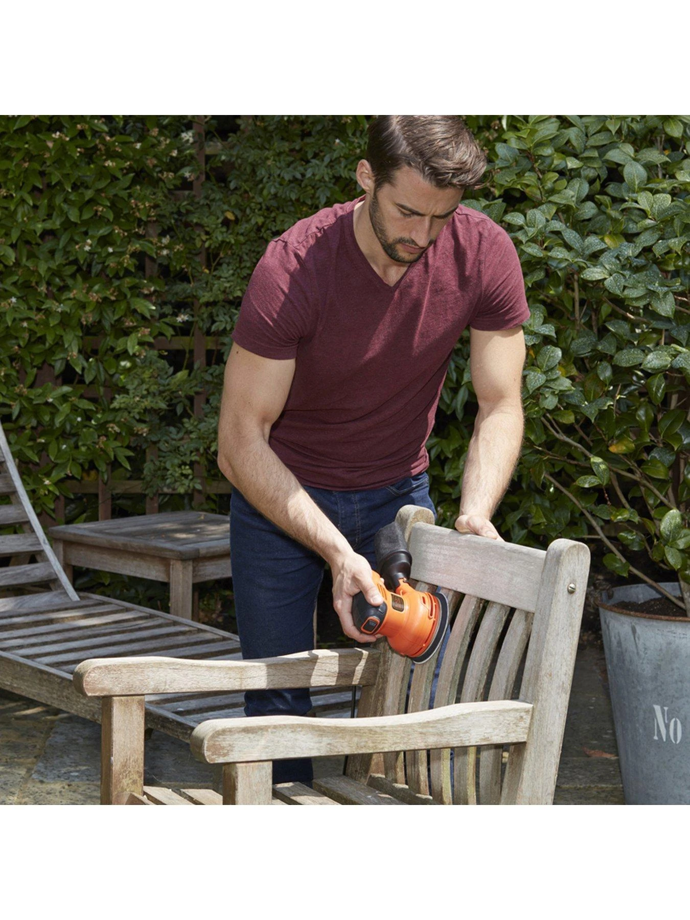 Black & Decker 230W Random Orbit Sander BEW210-GB 5 Black & Decker 230W Random Orbit Sander BEW210-GB - Image 3