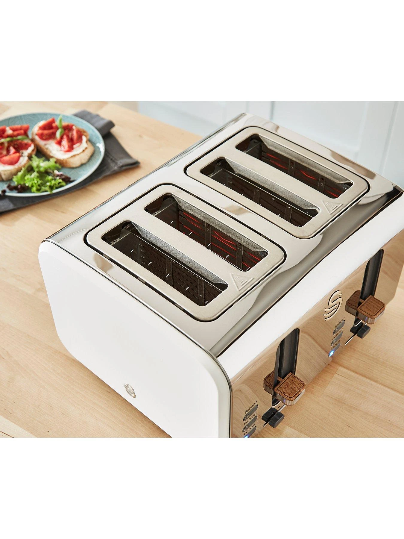 Swan 4 Slice Nordic Style Toaster - White 6 Swan 4 Slice Nordic Style Toaster - White - Image 4