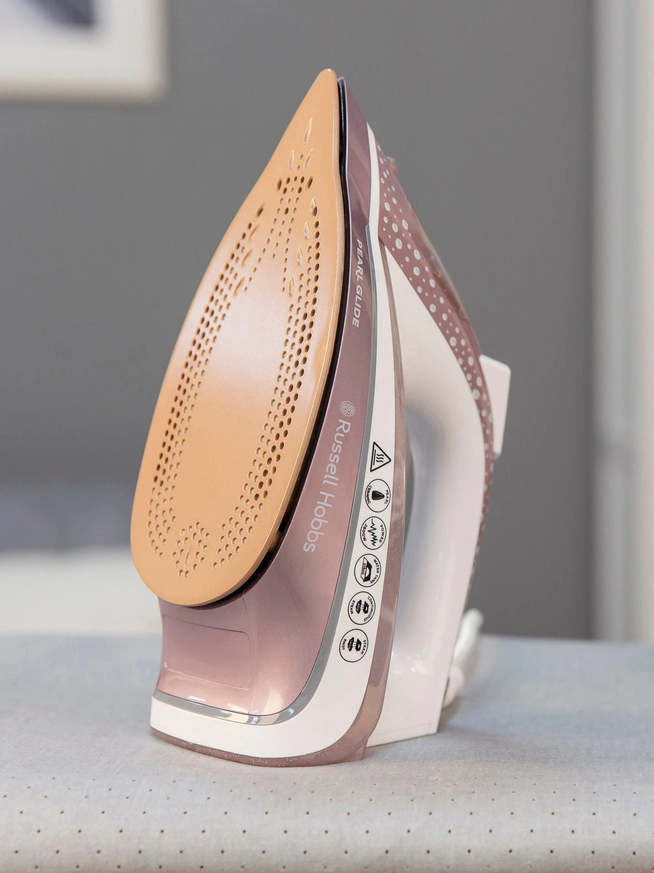 Russell Hobbs Pearl Glide Steam Iron - 23972 5 Russell Hobbs Pearl Glide Steam Iron - 23972 - Image 3