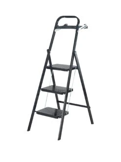 Werner 3 Tread Black Stepstool With Tool Tray
