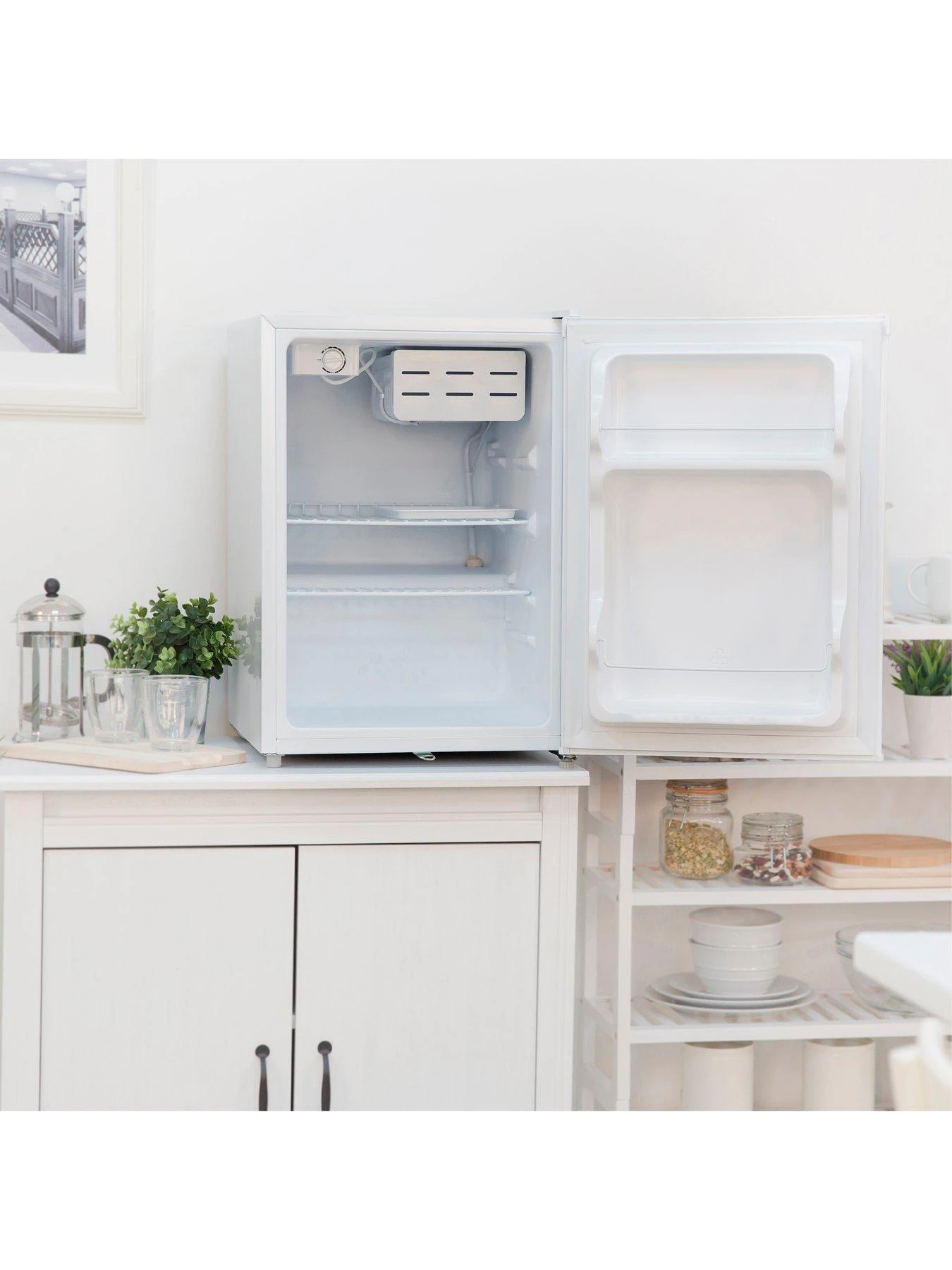 Russell Hobbs RHTTF67W-LCK Under Counter Mini Fridge Cooler - White 6 Russell Hobbs RHTTF67W-LCK Under Counter Mini Fridge Cooler - White - Image 4