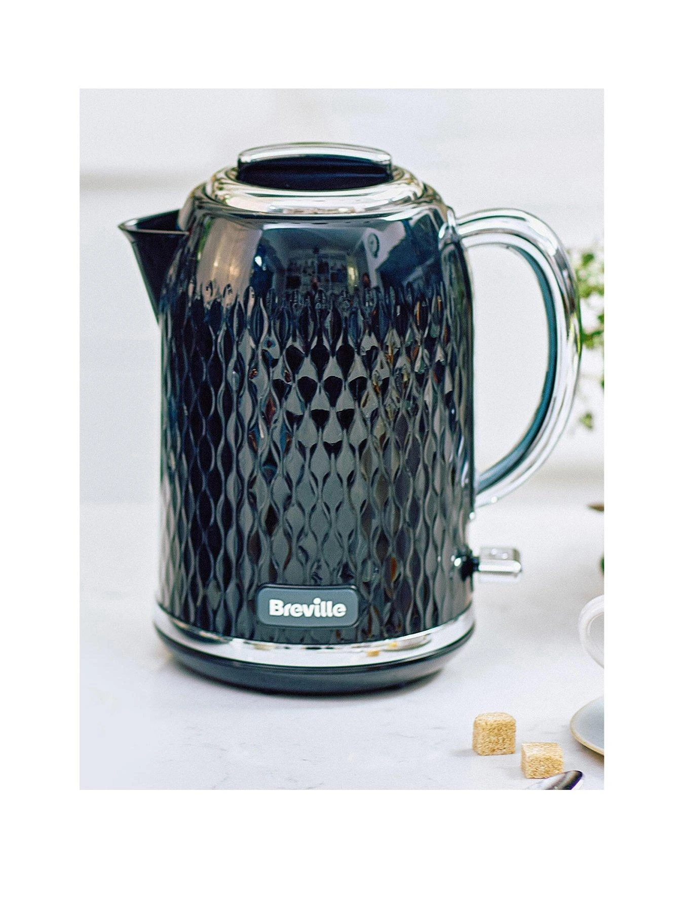 Breville Curve Collection Kettle - Black 3 Breville Curve Collection Kettle - Black