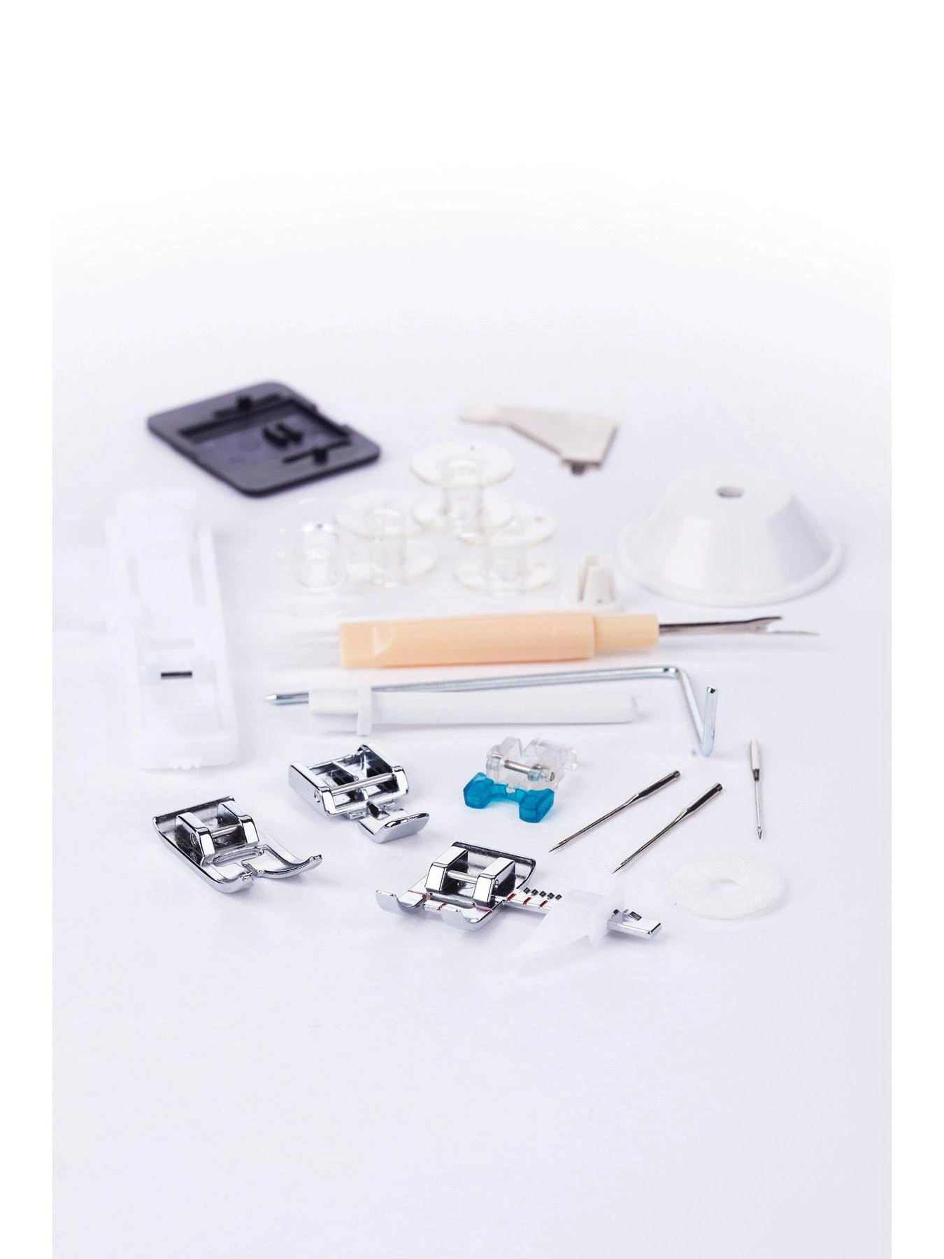 Singer Fashion Mate Sewing Machine 3342 6 Singer Fashion Mate Sewing Machine 3342 - Image 4