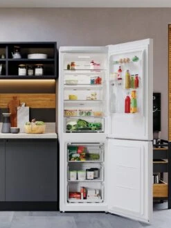 Hotpoint H5X 82O W 60cm Wide, Total No Frost Fridge Freezer - White -Appliance Pro UV5ZZ SQ4 0000000013 WHITE SLd2