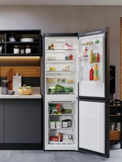 Hotpoint H5X 82O SK 60cm Wide, Total No Frost Fridge Freezer - Black -Appliance Pro UV62B SQ4 0000000004 BLACK SLd2