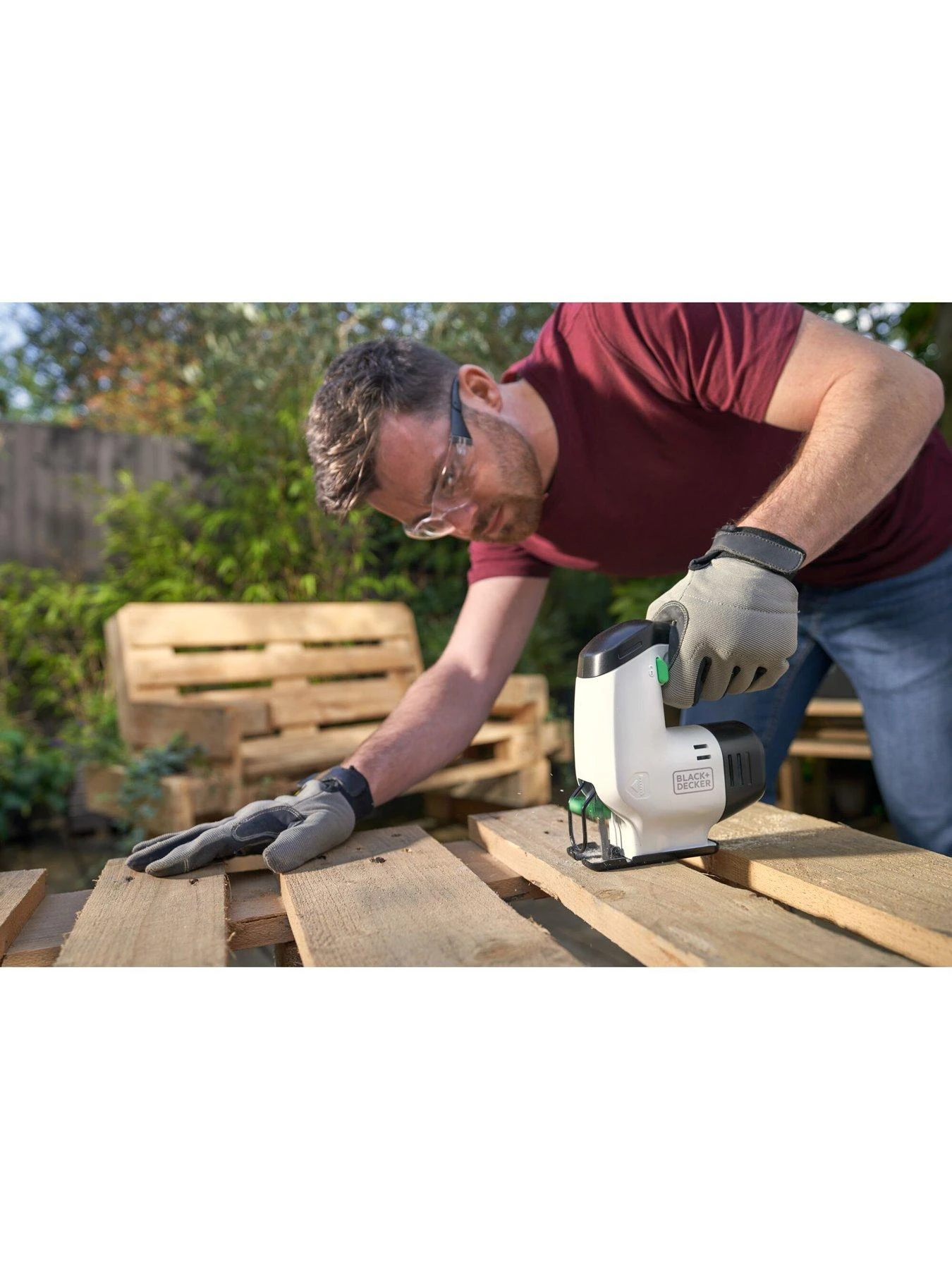 Black & Decker REVIVA™ 12V Jigsaw REVJ12C-GB 4 Black & Decker REVIVA™ 12V Jigsaw REVJ12C-GB - Image 2