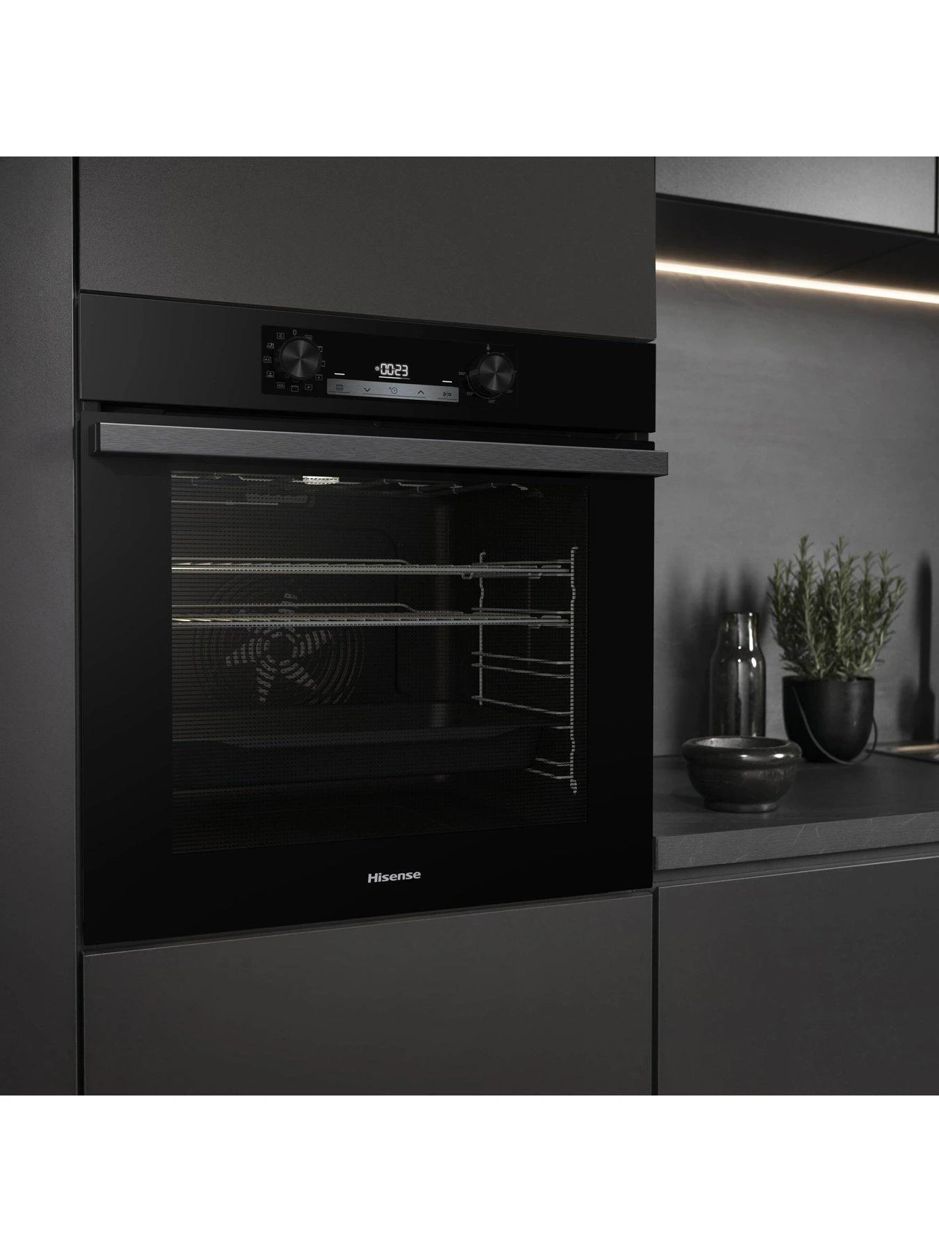 Hisense BI62211CB 77-Litre Electric Single Oven With Catalytic Liners - Black 8 Hisense BI62211CB 77-Litre Electric Single Oven With Catalytic Liners - Black - Image 6