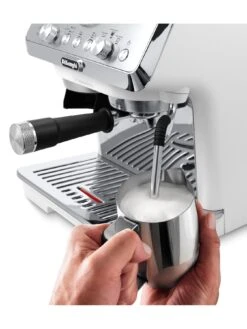 DeLonghi EC9155.W Manual Pump Coffee Machine -Appliance Pro VJKQV SQ4 0000000013 WHITE SLd2