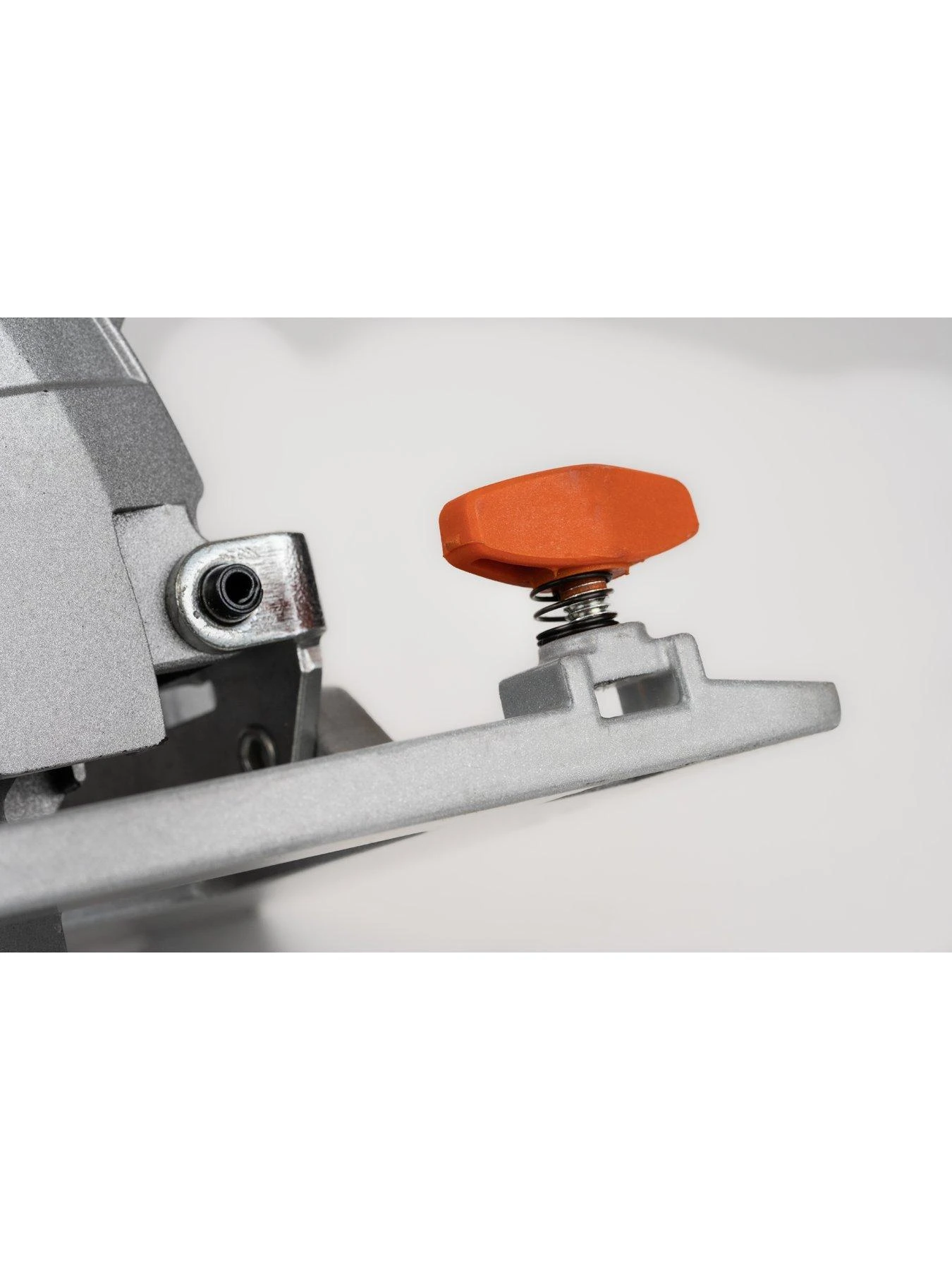 Daewoo U-FORCE Series 18V Cordless Circular Saw Body Only 5 Daewoo U-FORCE Series 18V Cordless Circular Saw Body Only - Image 3