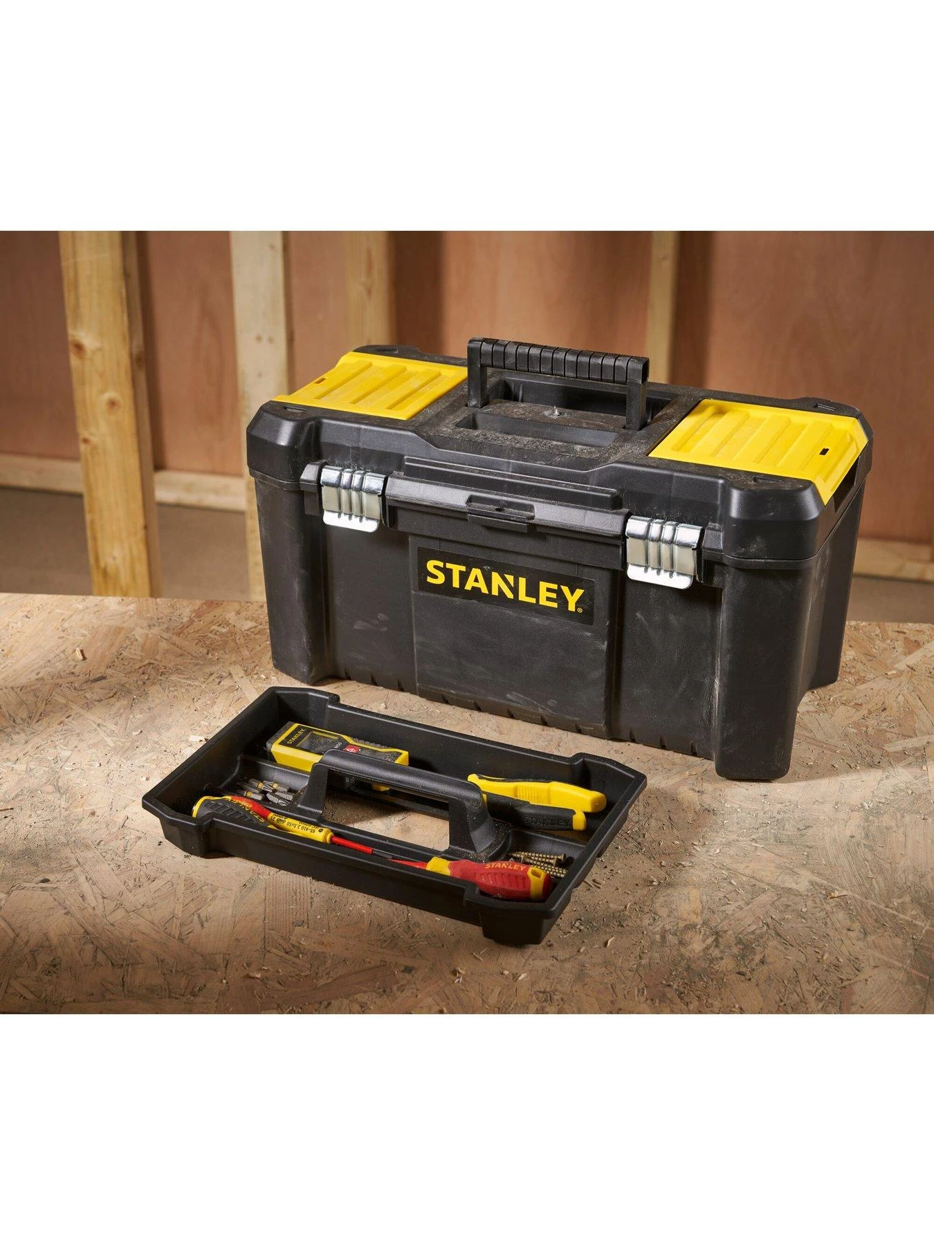 Stanley FatMax STST1-75521 Essential 19-inch Toolbox With Metal Latches - Black/Yellow 6 Stanley FatMax STST1-75521 Essential 19-inch Toolbox With Metal Latches - Black/Yellow - Image 4