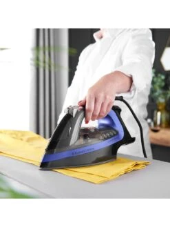 Russell Hobbs Easy Store Pro Plug And Wind Iron 13 Russell Hobbs Easy Store Pro Plug And Wind Iron -Appliance Pro VQUME SQ5 0000000004 BLACK SLd3